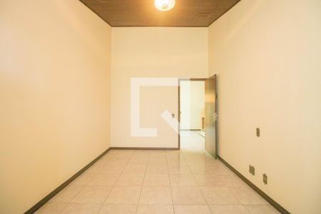 Casa à venda com 494m², 5 quartos e 6 vagas Casa à venda com 494m², 5 quartos e 6 vagasQuarto 2