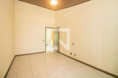 Casa à venda com 494m², 5 quartos e 6 vagas Casa à venda com 494m², 5 quartos e 6 vagasQuarto 2