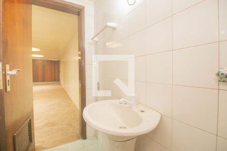 Casa à venda com 494m², 5 quartos e 6 vagas Casa à venda com 494m², 5 quartos e 6 vagasBanheiro Social 2