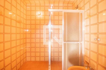 Casa à venda com 494m², 5 quartos e 6 vagas Casa à venda com 494m², 5 quartos e 6 vagasBanheiro Auxiliar