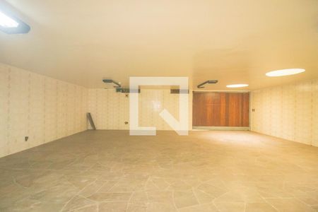 Casa à venda com 494m², 5 quartos e 6 vagas Casa à venda com 494m², 5 quartos e 6 vagasGaragem