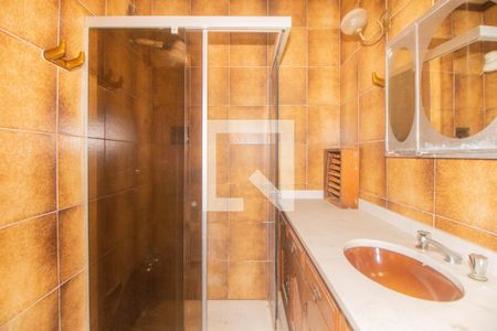 Casa à venda com 494m², 5 quartos e 6 vagas Casa à venda com 494m², 5 quartos e 6 vagasBanheiro da Suíte 1