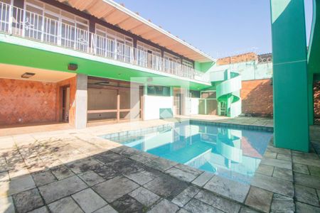 Casa à venda com 494m², 5 quartos e 6 vagas Casa à venda com 494m², 5 quartos e 6 vagasPiscina
