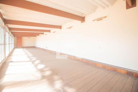 Casa à venda com 494m², 5 quartos e 6 vagas Casa à venda com 494m², 5 quartos e 6 vagasSalão de Festas