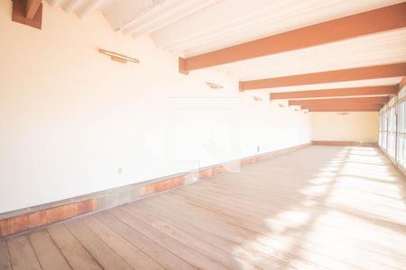 Casa à venda com 494m², 5 quartos e 6 vagas Casa à venda com 494m², 5 quartos e 6 vagasSalão de Festas