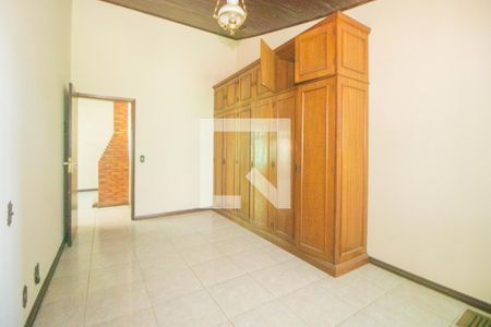 Casa à venda com 494m², 5 quartos e 6 vagas Casa à venda com 494m², 5 quartos e 6 vagasQuarto 3