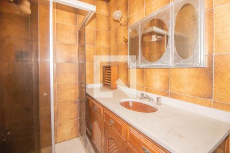 Casa à venda com 494m², 5 quartos e 6 vagas Casa à venda com 494m², 5 quartos e 6 vagasBanheiro da Suíte 1