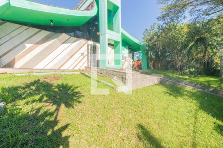 Casa à venda com 494m², 5 quartos e 6 vagas Casa à venda com 494m², 5 quartos e 6 vagasPátio