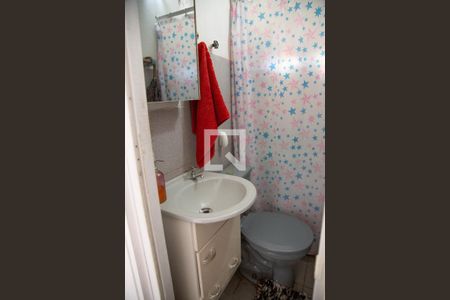 Casa à venda com 253m², 5 quartos e 2 vagas Casa à venda com 253m², 5 quartos e 2 vagasLavabo