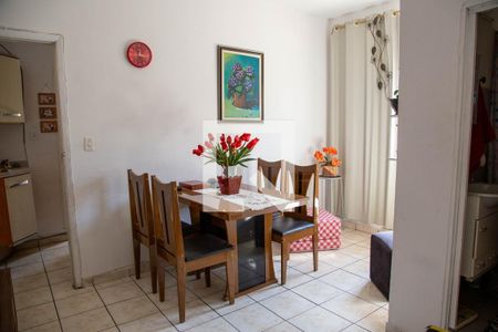 Casa à venda com 253m², 5 quartos e 2 vagas Casa à venda com 253m², 5 quartos e 2 vagasSala de Jantar