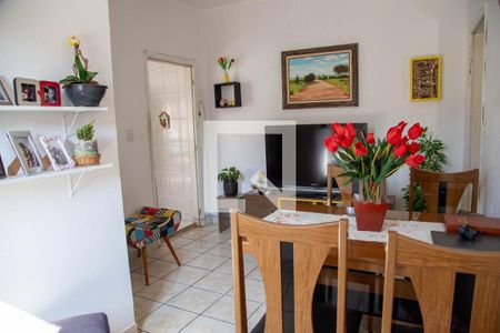 Casa à venda com 253m², 5 quartos e 2 vagas Casa à venda com 253m², 5 quartos e 2 vagasSala de Jantar