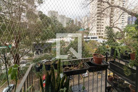 Vista  de apartamento à venda com 3 quartos, 75m² em Jardim Londrina, São Paulo