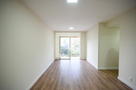 Apartamento para alugar com 74m², 3 quartos e 1 vagaSala