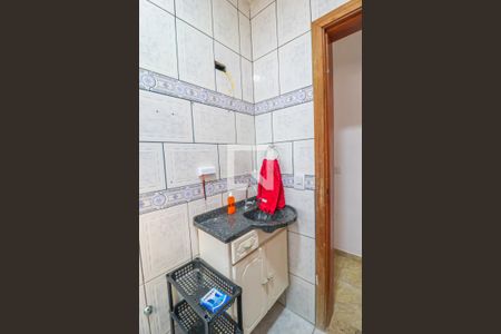 Casa à venda com 150m², 3 quartos e 2 vagas Casa à venda com 150m², 3 quartos e 2 vagasBanheiro