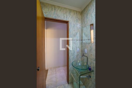 Casa à venda com 150m², 3 quartos e 2 vagas Casa à venda com 150m², 3 quartos e 2 vagasBanheiro