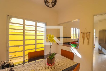 Casa à venda com 150m², 3 quartos e 2 vagas Casa à venda com 150m², 3 quartos e 2 vagasCozinha