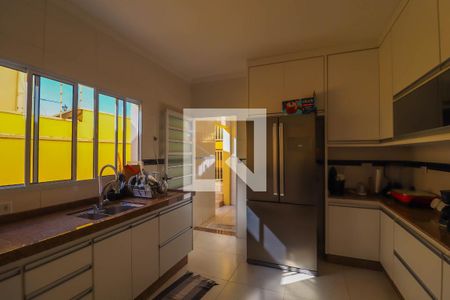 Casa à venda com 150m², 3 quartos e 2 vagas Casa à venda com 150m², 3 quartos e 2 vagasCozinha