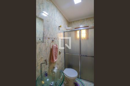 Casa à venda com 150m², 3 quartos e 2 vagas Casa à venda com 150m², 3 quartos e 2 vagasBanheiro