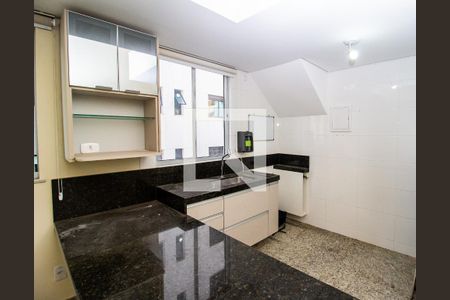Cozinha de apartamento à venda com 2 quartos, 120m² em Serra, Belo Horizonte