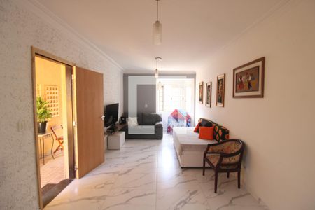 Sala de casa à venda com 3 quartos, 250m² em Vila Maria Luisa, São Paulo