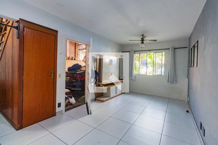 Sala  de casa de condomínio para alugar com 4 quartos, 90m² em Harmonia, Canoas