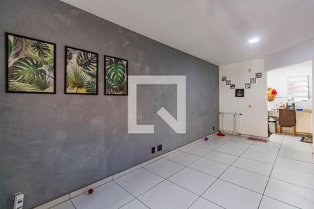 Sala  de casa de condomínio para alugar com 4 quartos, 90m² em Harmonia, Canoas