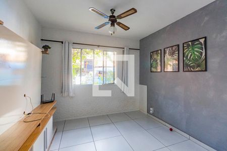 Sala  de casa de condomínio para alugar com 4 quartos, 90m² em Harmonia, Canoas