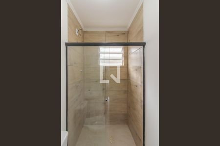 Banheiro de apartamento à venda com 1 quarto, 47m² em Rubem Berta, Porto Alegre