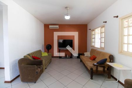 Sala 1 de casa para alugar com 4 quartos, 300m² em Serra Grande, Niterói