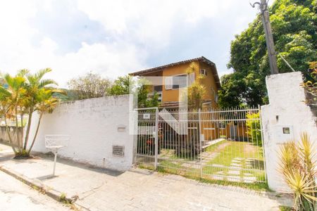 Fachada de casa à venda com 3 quartos, 300m² em Serra Grande, Niterói