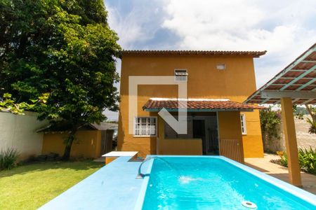 Área externa de casa à venda com 3 quartos, 300m² em Serra Grande, Niterói