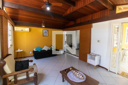 Sala 1 de casa para alugar com 4 quartos, 300m² em Serra Grande, Niterói