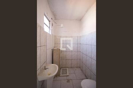 Banheiro de casa à venda com 5 quartos, 150m² em Conjunto Habitacional A E Carvalho, São Paulo