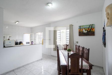 Sala  de casa à venda com 3 quartos, 140m² em Céu Azul, Belo Horizonte
