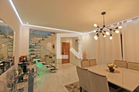 Sala de casa à venda com 5 quartos, 340m² em Vila Bertioga, São Paulo