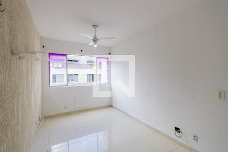 Sala de apartamento para alugar com 2 quartos, 52m² em Freguesia de Jacarepaguá, Rio de Janeiro