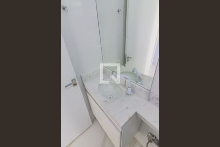 Banheiro de kitnet/studio para alugar com 1 quarto, 28m² em Jardim Pinheiros, São Paulo