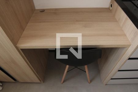 Mesa Escritório  de apartamento para alugar com 1 quarto, 22m² em Bela Vista, São Paulo