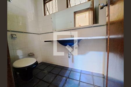 Banheiro de casa à venda com 4 quartos, 313m² em Planalto, Belo Horizonte