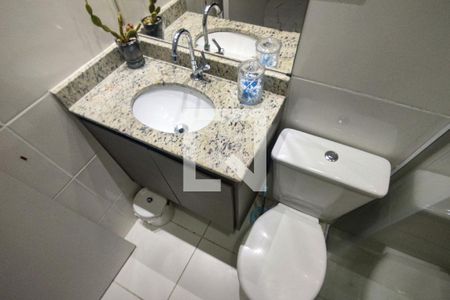 Banheiro da Suíte de apartamento para alugar com 2 quartos, 74m² em Canto do Forte, Praia Grande