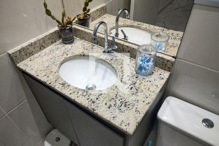 Banheiro da Suíte de apartamento para alugar com 2 quartos, 74m² em Canto do Forte, Praia Grande