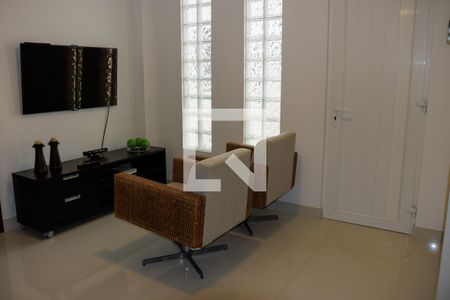 Sala de casa à venda com 6 quartos, 1200m² em Piratininga, Niterói