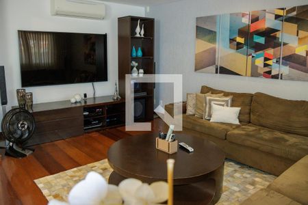 Sala de casa à venda com 6 quartos, 1200m² em Piratininga, Niterói