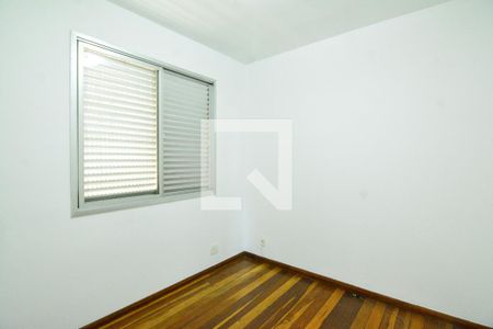 Quarto 1 de apartamento para alugar com 2 quartos, 70m² em Alto Barroca, Belo Horizonte