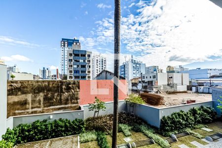 Vista sala e quarto de apartamento à venda com 1 quarto, 25m² em Farroupilha, Porto Alegre