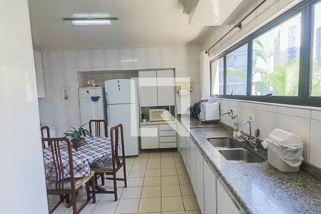 Apartamento à venda com 158m², 4 quartos e 2 vagas Apartamento à venda com 158m², 4 quartos e 2 vagasCozinha