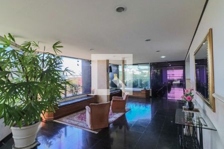 Apartamento à venda com 158m², 4 quartos e 2 vagas Apartamento à venda com 158m², 4 quartos e 2 vagasHall