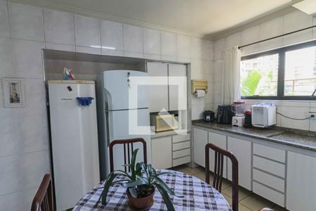 Apartamento à venda com 158m², 4 quartos e 2 vagas Apartamento à venda com 158m², 4 quartos e 2 vagasCozinha