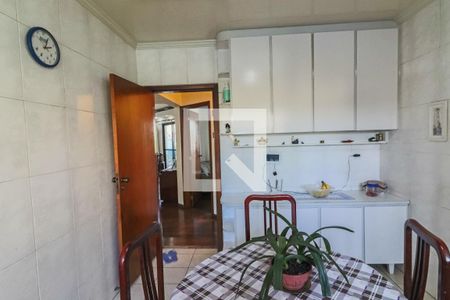 Apartamento à venda com 158m², 4 quartos e 2 vagas Apartamento à venda com 158m², 4 quartos e 2 vagasCozinha