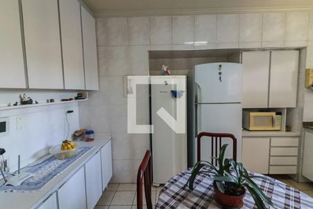 Apartamento à venda com 158m², 4 quartos e 2 vagas Apartamento à venda com 158m², 4 quartos e 2 vagasCozinha